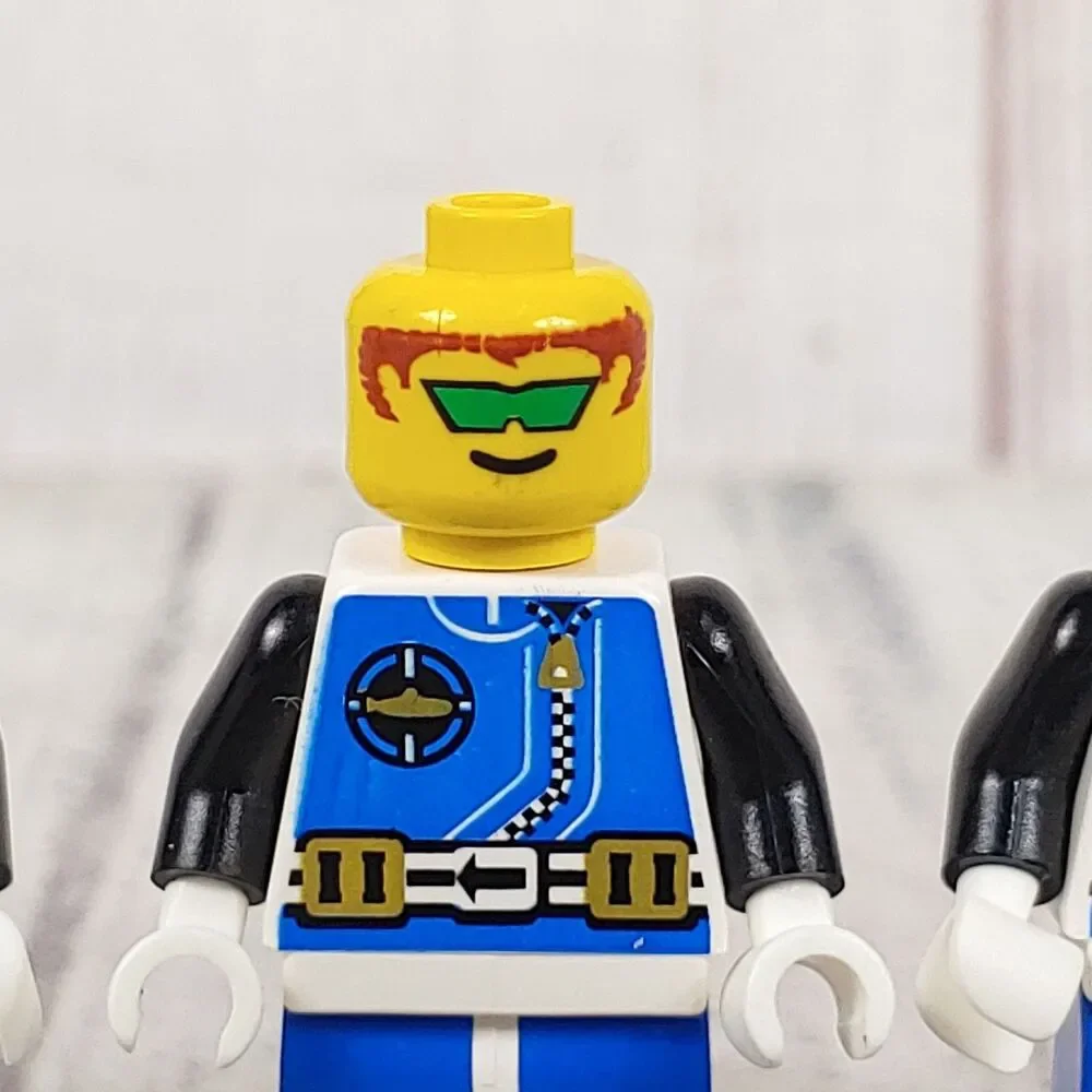 Lot 4 LEGO Aquazone Minifigures - Aquanaut 6175, 6195, 1822, 6125 Diver - Aqu001